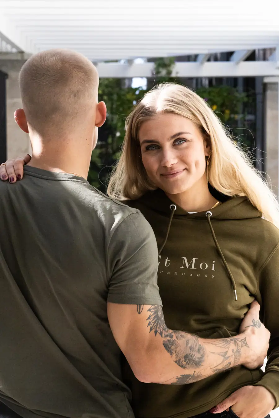 Ét Moi hoodie i olivengrøn